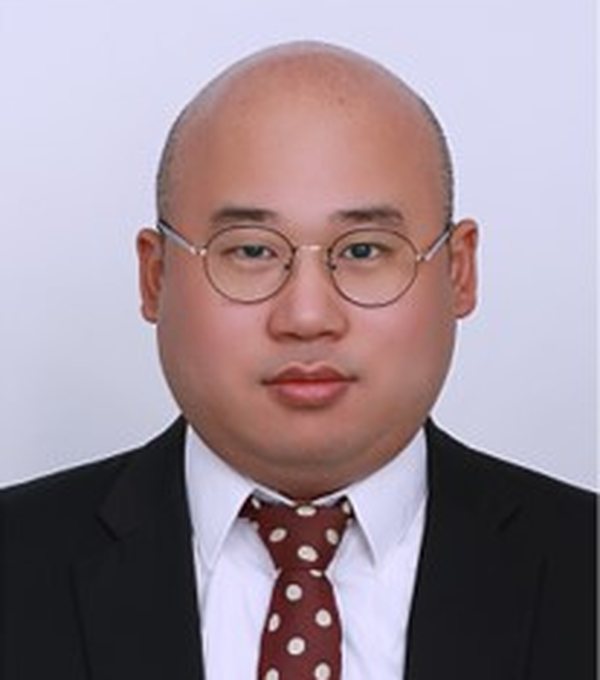 Jong-Min Lee